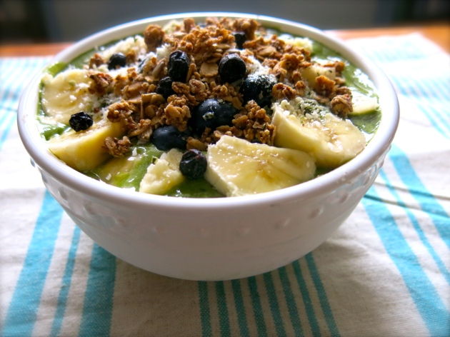 Superfood Smoothie Bowl | almost getting it together